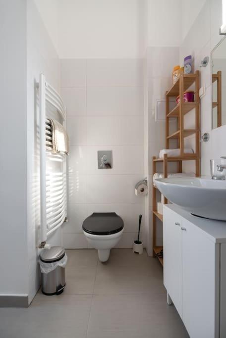 Apartament Grosse Terrasse, Klimaanlage Und U-bahn Naehe *