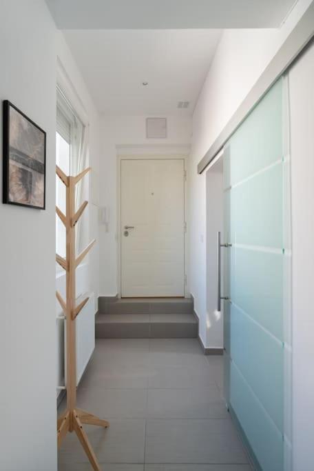 Apartament Grosse Terrasse, Klimaanlage Und U-bahn Naehe Wiedeń